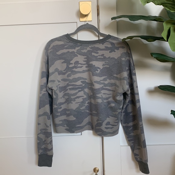 forever 21 camo sweater - Picture 2 of 2